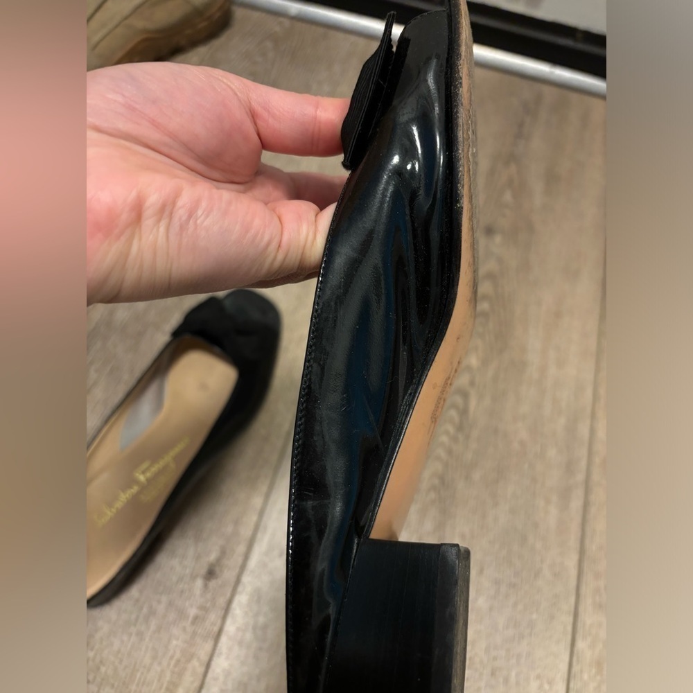 Salvatore Ferragamo Patent Leather Bow Accents  Block Heels Slides - Picture 9 of 15